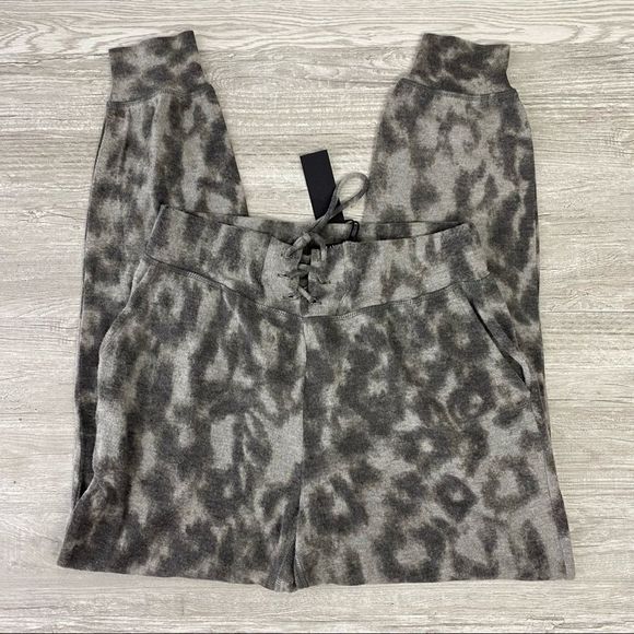 NWT Blank NYC Gray Leopard Drawstring Joggers - Picture 2 of 11